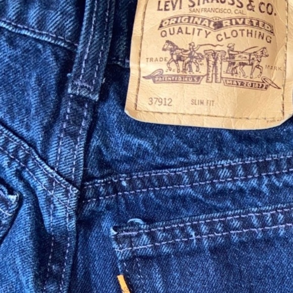 Vintage Levi’s 37912 Orange Tab Hi waisted shorts - Picture 8 of 13